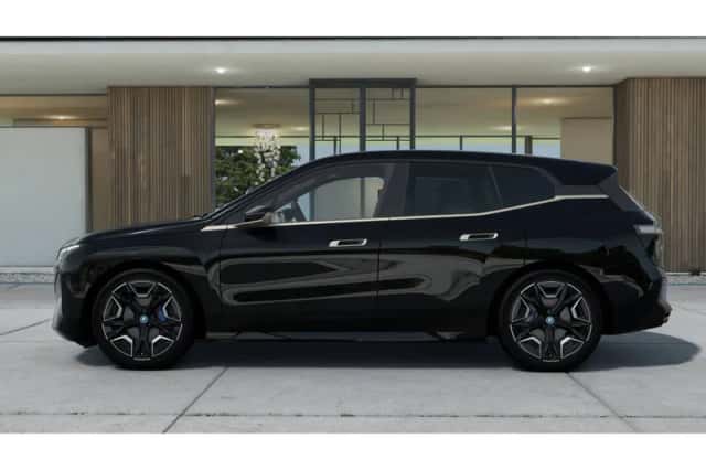 BMW iX (2022) thumbnail 4