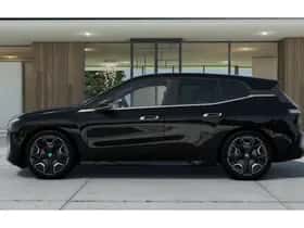 BMW iX (2022) thumbnail 4