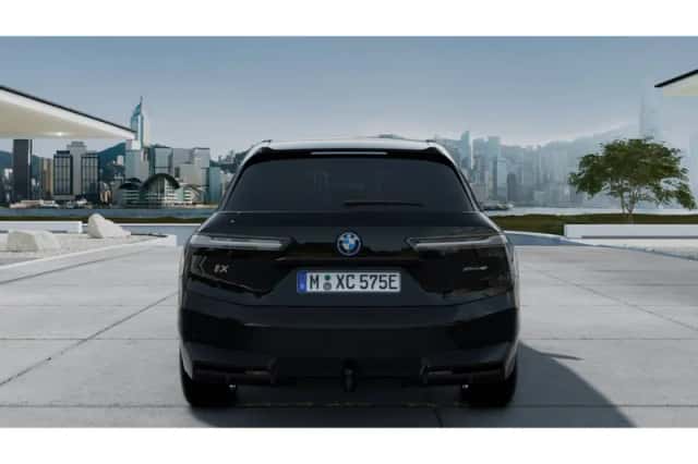 BMW iX (2022) thumbnail 5