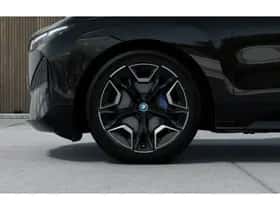 BMW iX (2022) thumbnail 7