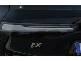 BMW iX (2022) thumbnail 8