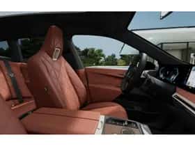 BMW iX (2022) thumbnail 9