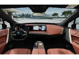 BMW iX (2022) thumbnail 10