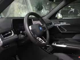 BMW iX1 (2025) thumbnail 11