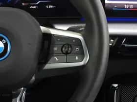 BMW iX1 (2025) thumbnail 38