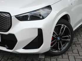 BMW iX1 (2025) thumbnail 5