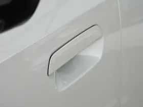 BMW iX1 (2025) thumbnail 6