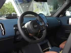 MINI Countryman (2025) thumbnail 2