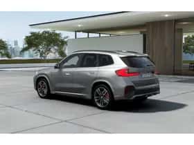 BMW iX1 (2026) thumbnail 2