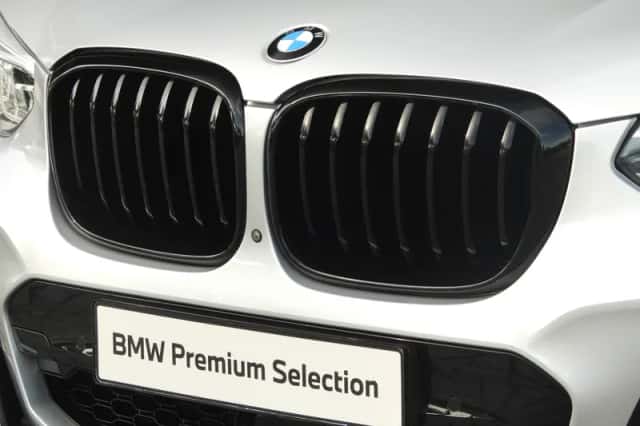 BMW X4 (2021) thumbnail 4