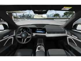 BMW iX1 (2026) thumbnail 6