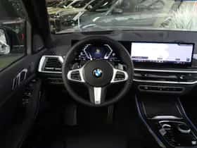 BMW X7 (2026) thumbnail 2