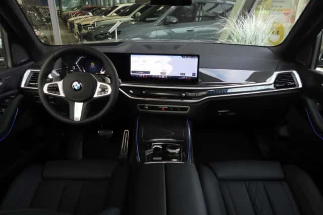 BMW X7 (2026) thumbnail 3