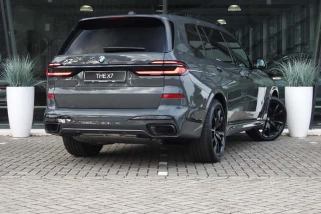BMW X7 (2026) thumbnail 4
