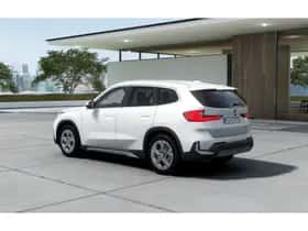 BMW iX1 (2026) thumbnail 2