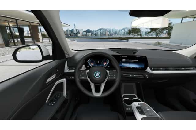 BMW iX1 (2026) thumbnail 3