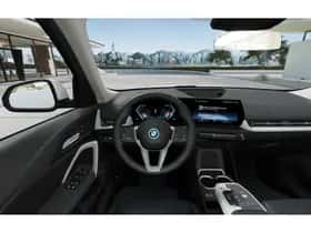 BMW iX1 (2026) thumbnail 3