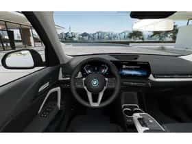 BMW iX1 (2026) thumbnail 3