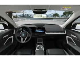 BMW iX1 (2026) thumbnail 9