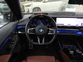BMW i5 (2024) thumbnail 2