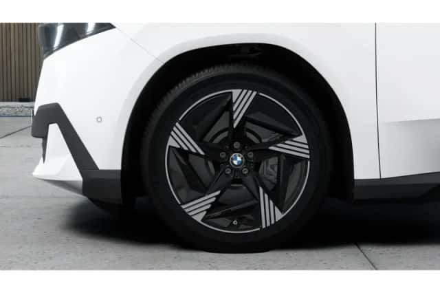 BMW iX3 (2026) thumbnail 6