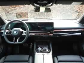BMW i5 (2026) thumbnail 3