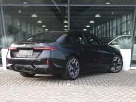 BMW i5 (2026) thumbnail 4