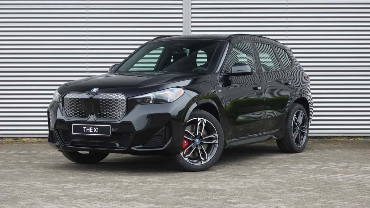 BMW iX1 (2026) — foto 1