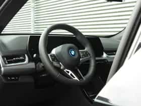 BMW iX1 (2026) thumbnail 9