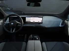 BMW iX (2025) thumbnail 3