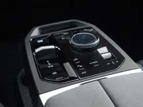 BMW iX (2025) thumbnail 36