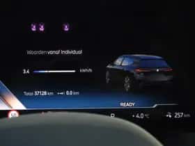 BMW iX (2025) thumbnail 42