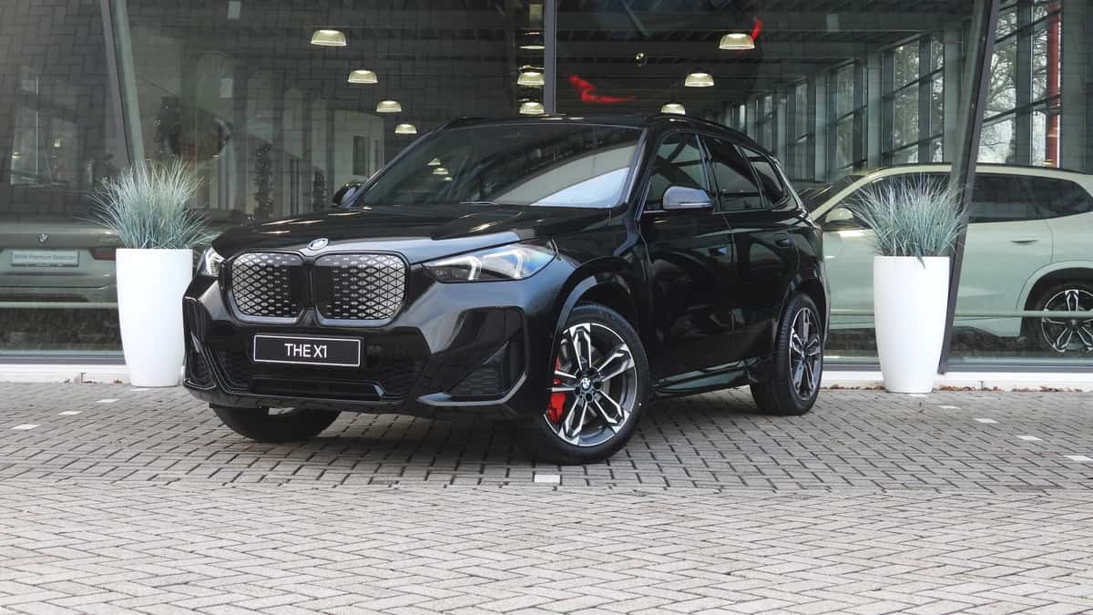 BMW iX1 (2026) — foto 1