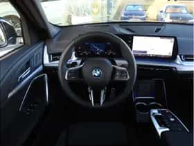 BMW iX2 (2026) thumbnail 2