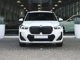 BMW iX1 (2023) thumbnail 11