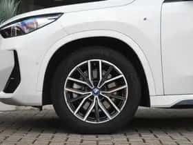 BMW iX1 (2023) thumbnail 22