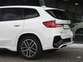 BMW iX1 (2023) thumbnail 23