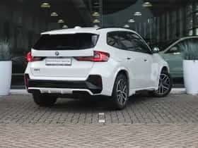 BMW iX1 (2023) thumbnail 5