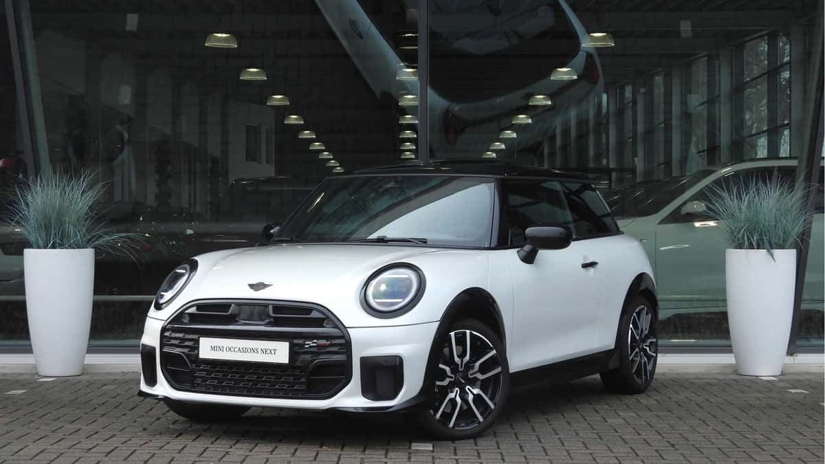 MINI Hatchback (2024) — foto 1