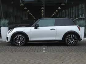 MINI Hatchback (2024) thumbnail 13