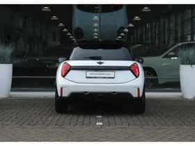 MINI Hatchback (2024) thumbnail 17