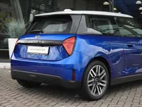 MINI Hatchback (2024) thumbnail 24