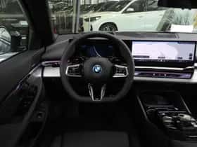 BMW i5 (2026) thumbnail 2