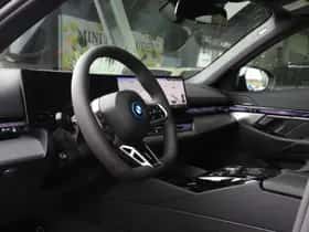 BMW i5 (2026) thumbnail 13