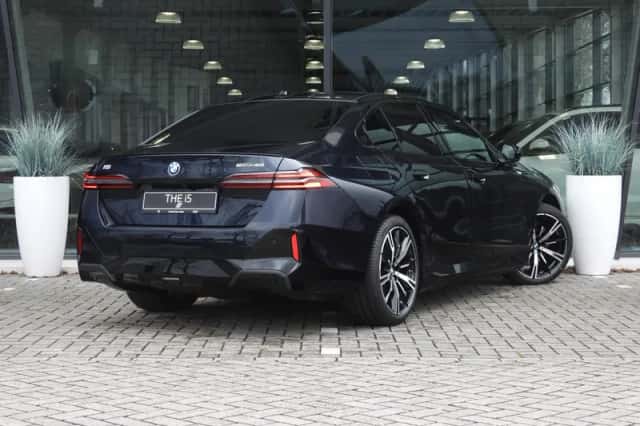 BMW i5 (2026) thumbnail 4