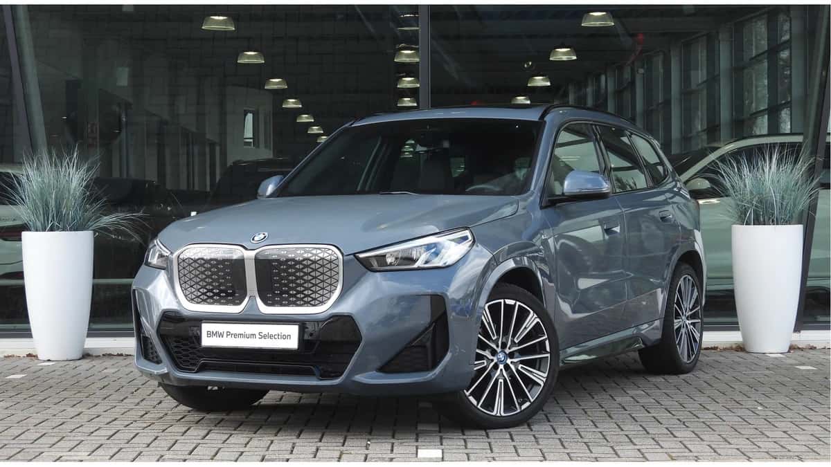 BMW iX1 (2025) — foto 1