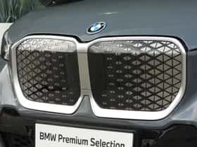 BMW iX1 (2025) thumbnail 4