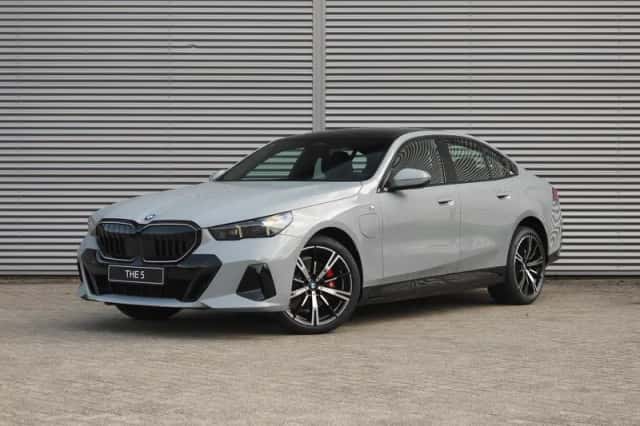 BMW i5 (2026) thumbnail 1