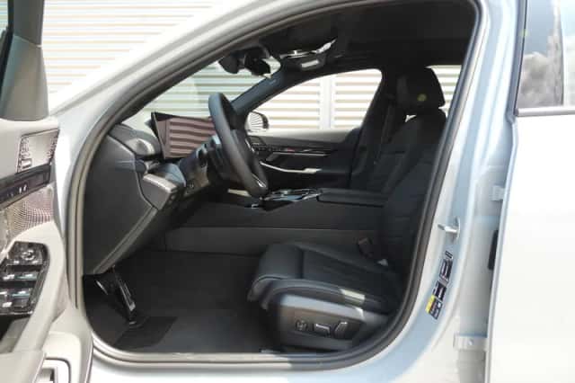 BMW i5 (2026) thumbnail 2