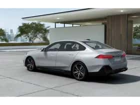 BMW i5 (2026) thumbnail 2
